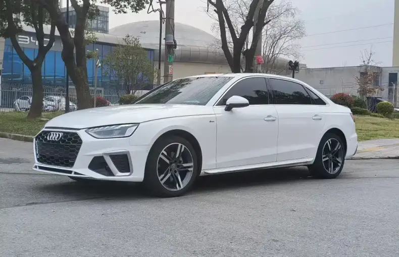 Audi A4L 2022 из Китая