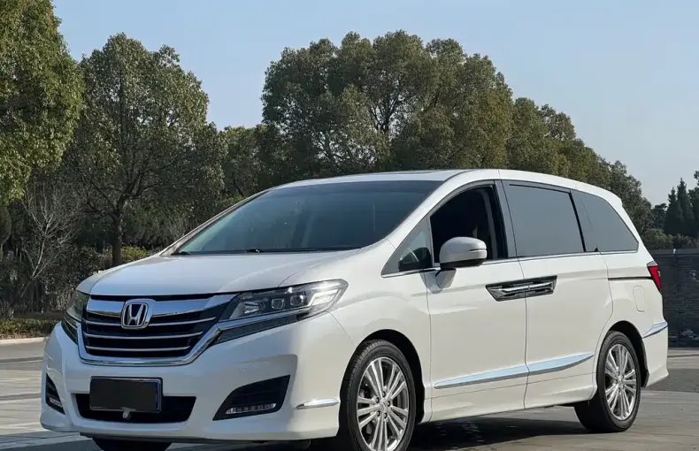 Honda Elysion 2019 из Китая