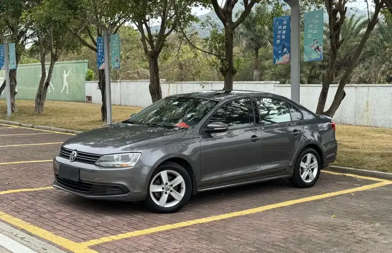 Volkswagen Sagitar 2012 из Китая