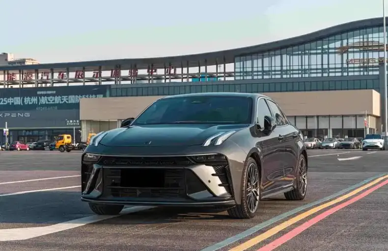Lynk & Co 03 2025 из Китая