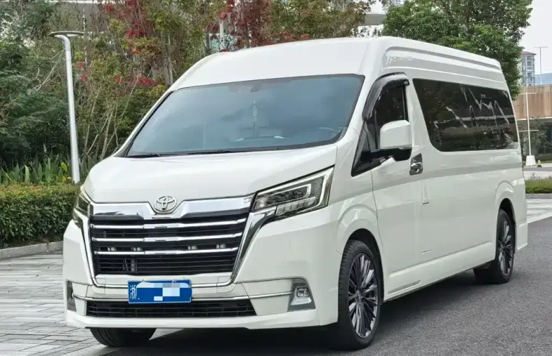 Toyota Hiace 2023 из Китая