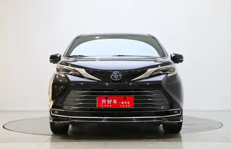 Toyota Sienna 2023 из Китая