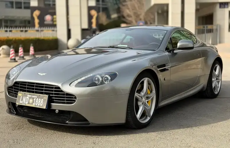 Aston Martin V8 Vantage 2016 из Китая