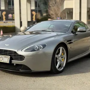 Aston Martin V8 Vantage 2016 из Китая