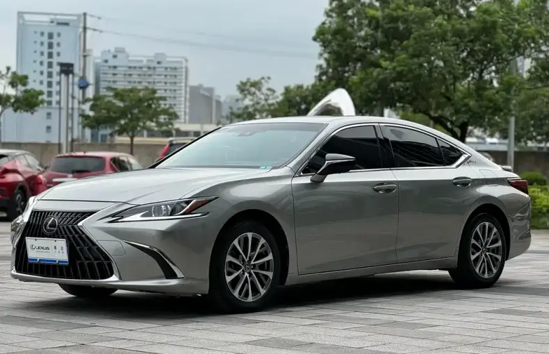 Lexus ES 2022 из Китая