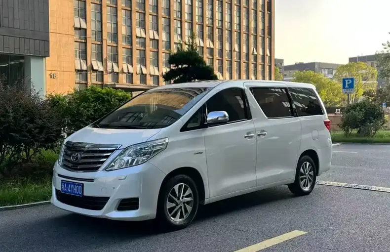 Toyota Alphard 2015 из Китая