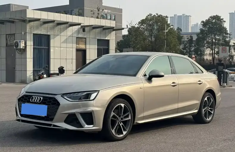 Audi A4L 2022 из Китая