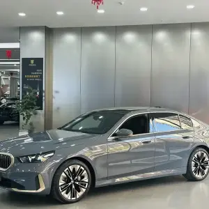 BMW 5 Series 2024 из Китая