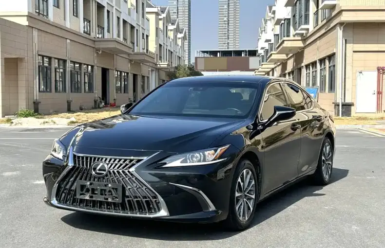 Lexus ES 2022 из Китая
