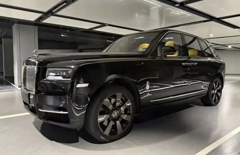 Rolls-Royce Cullinan 2021 из Китая