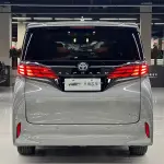 Toyota Alphard 2023 из Китая