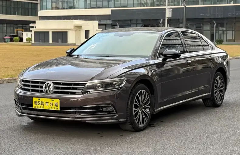 Volkswagen Phideon 2018 из Китая