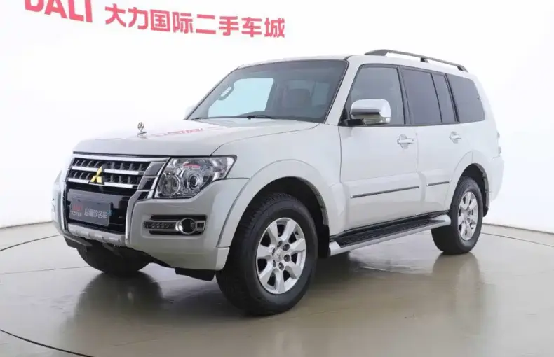 Mitsubishi Pajero (Import) 2024 из Китая
