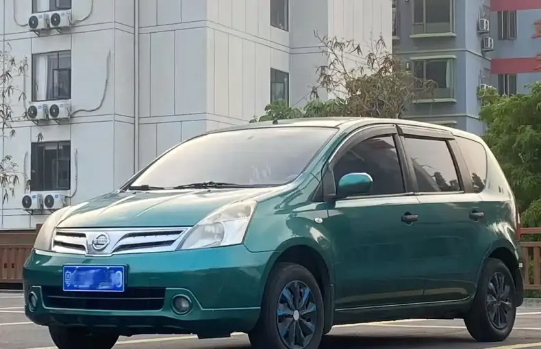 Nissan Livina 2010 из Китая