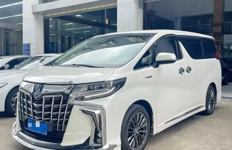 Toyota Alphard 2020 из Китая