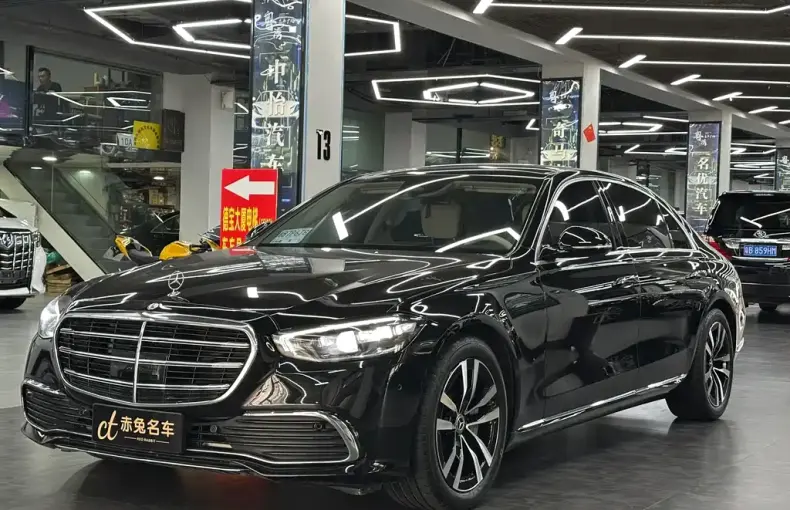 Mercedes-Benz S-Class 2023 из Китая