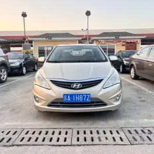 Hyundai Verna 2014 из Китая