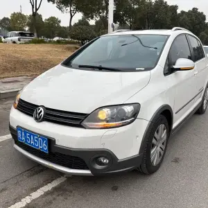 Volkswagen Golf (Import) 2012 из Китая