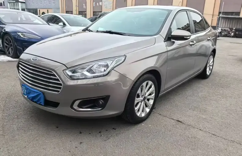 Ford Escort 2016 из Китая