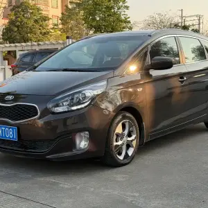 Kia Carens 2016 из Китая