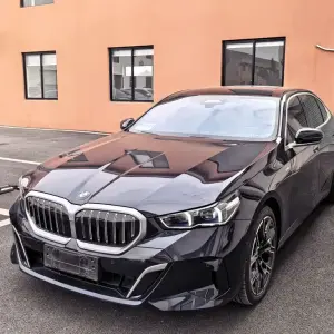 BMW 5 Series 2024 из Китая