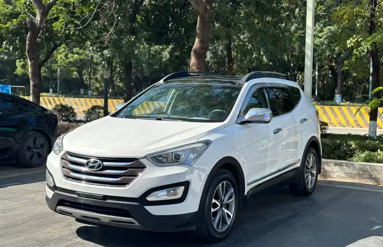 Hyundai Santa Fe (Import) 2013 из Китая