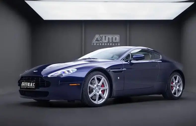 Aston Martin V8 Vantage 2009 из Китая