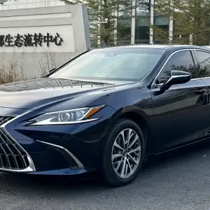 Lexus ES 2022 178 л.с. 178 л.с. 178 л.с. 178 л.с. из Китая