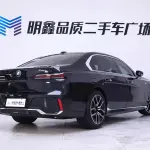 BMW 7 Series 2024 из Китая