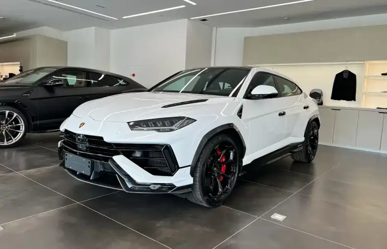 Lamborghini Urus 2023 из Китая