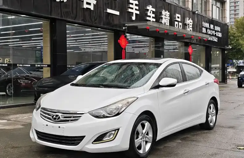 Hyundai Elantra Langdong 2013 из Китая
