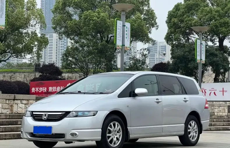 Honda Odyssey 2005 из Китая