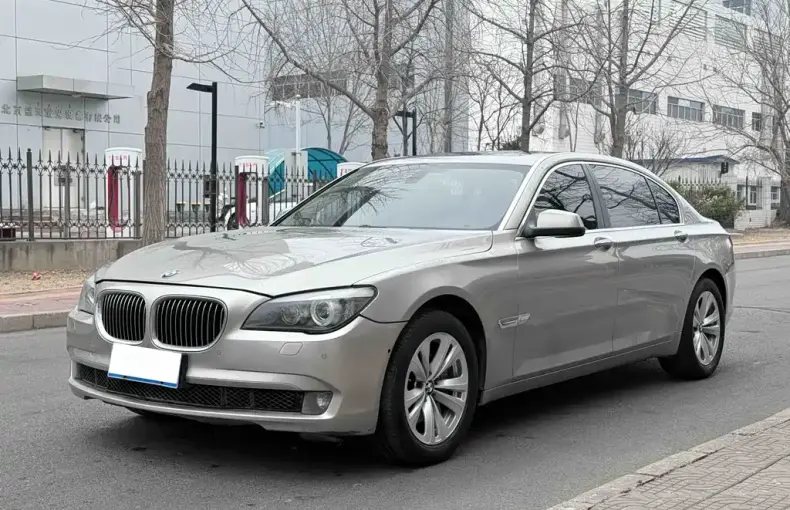 BMW 7 Series 2012 из Китая