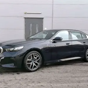BMW i5 2025 из Китая