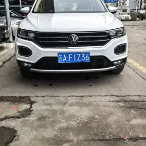 Volkswagen T-Roc 2023 150 л.с. 150 л.с. 150 л.с. 150 л.с. из Китая