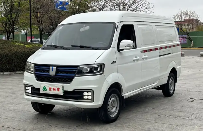 Yuan Cheng Yuan Cheng E5 2022 из Китая