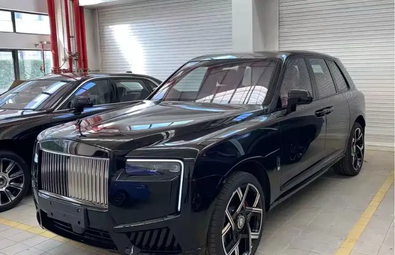 Rolls-Royce Cullinan из Китая