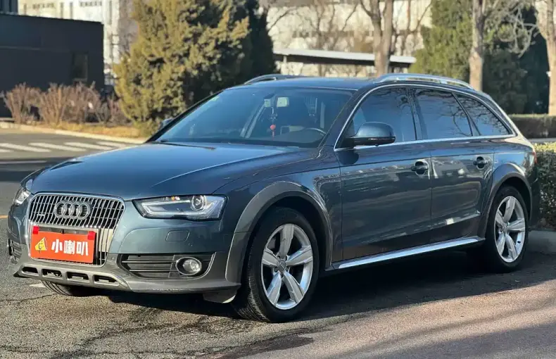 Audi A4 (Import) 2016 из Китая