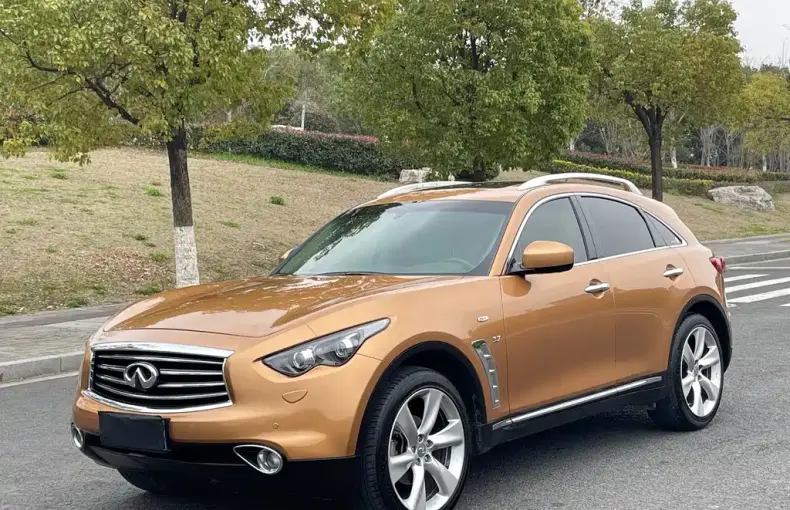 Infiniti QX70 2015 из Китая