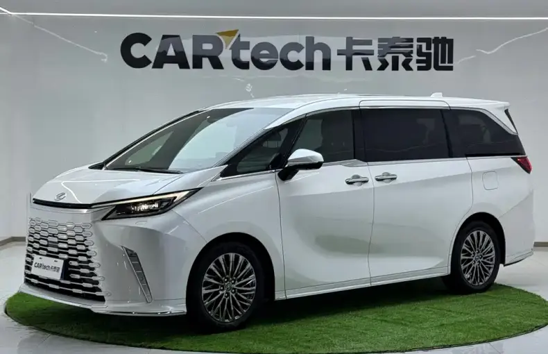 Lexus LM 2024 из Китая