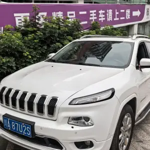 Jeep Cherokee 2018 175 л.с. из Китая