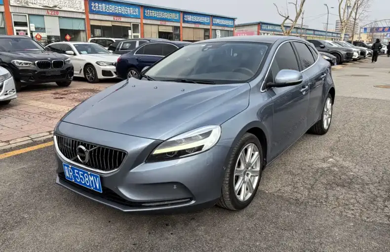 Volvo V40 2018 из Китая
