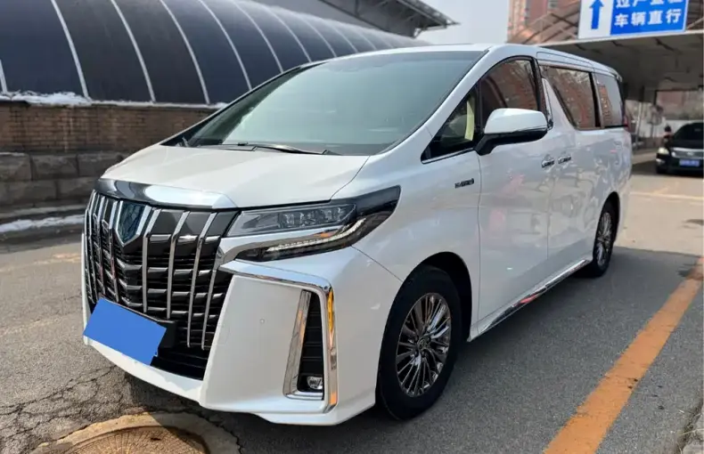 Toyota Alphard 2022 из Китая