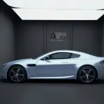 Aston Martin V8 Vantage 2011 из Китая