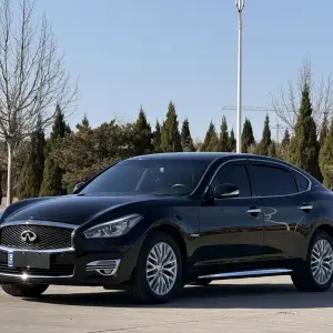 Infiniti Q70 2016 298 л.с. из Китая