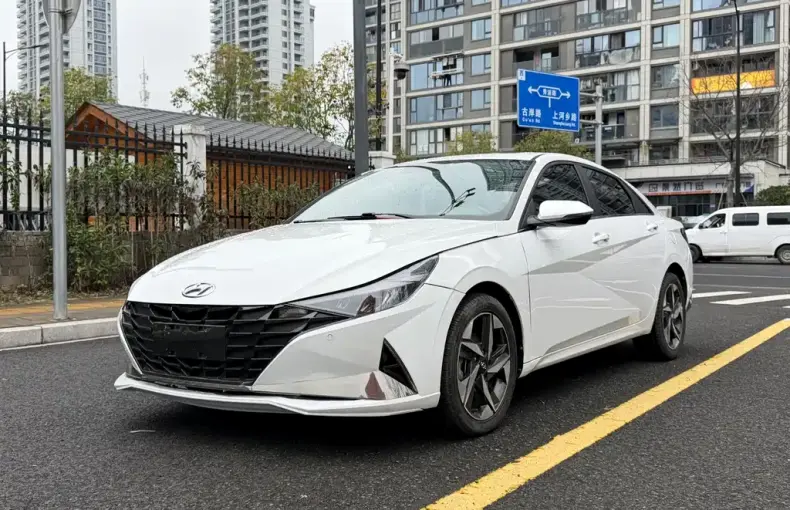 Hyundai Elantra 2023 из Китая
