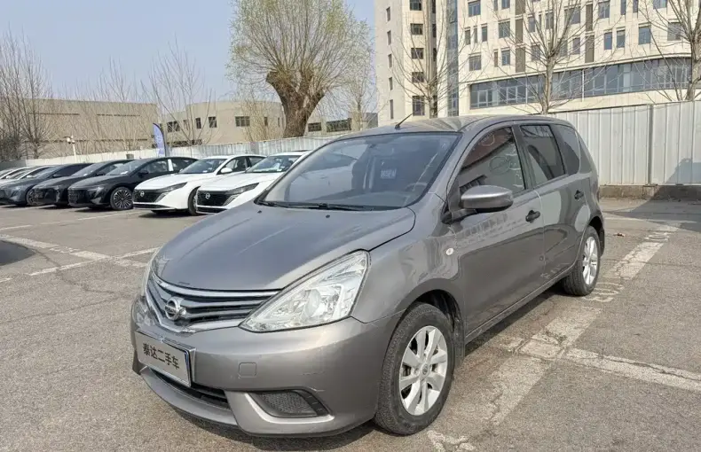 Nissan Livina 2015 из Китая