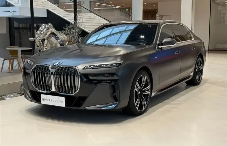 BMW 7 Series 2025 из Китая