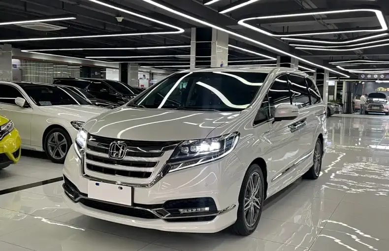Honda Elysion 2020 из Китая
