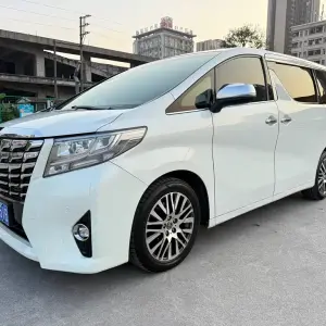 Toyota Alphard 2017 из Китая